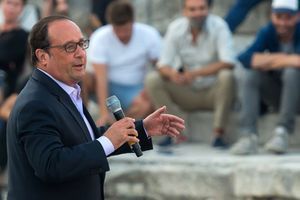 François Hollande le 21 juillet à Arles. 