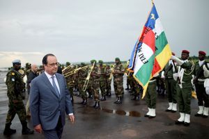 François Hollande, visite express en Centrafrique 