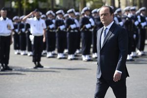 Hollande: "Je serai là le 8 mai prochain"