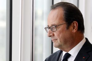 François Hollande sur le campus de Jussieu, jeudi, à Paris.