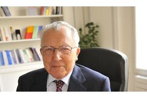  Jacques Delors, 84 ans, reçoit Paris Match dans un bureau de la fondation Notre Europe qu’il a créée après avoir quitté la ­Commission ­européenne en 1995.