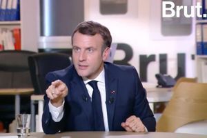 Emmanuel Macron lors de son interview avec Brut. 