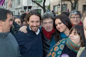 Jean-Luc Mélenchon avec Pablo Iglesias, chef de file de Podemos, et Marisa Matias, députée européenne portugaise, le 31 janvier à Madrid. 