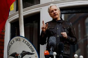 Julian Assange vit à l'ambassade équatorienne à Londres, ici en mai 2017. 