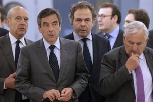Le «triumvirat» composé des anciens Premiers ministres Alain Juppé, Jean-Pierre Raffarin et François Fillon, et le secrétaire général Luc Chatel. 