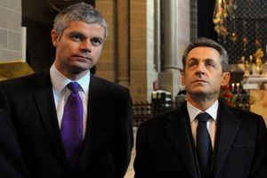 Laurent Wauquiez dans la main de Nicolas Sarkozy