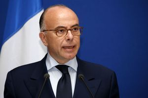 "La lutte contre les terroristes s'accomplira en France mais aussi partout en Europe sans trêve ni pause", promet Bernard Cazeneuve.