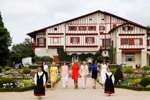 Les Premières dames du G7 visitent la maison d'Edmond Rostand