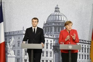 Emmanuel Macron et Angela Merkel. 