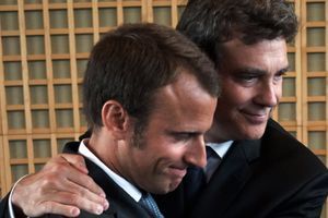 Macron et Montebourg, croque-morts du président
