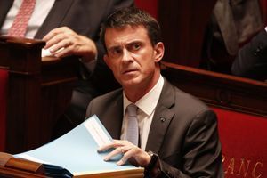 Manuel Valls s'est engagé samedi soir à "neutraliser l'impact" de la hausse des impôts locaux pour les retraités modestes.
