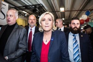 Marine Le Pen, le 12 novembre dans les allées du salon Made in France à Paris. 