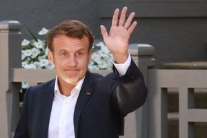 Emmanuel Macron au Touquet dimanche, en partance pour Paris. 