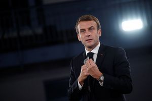 Emmanuel Macron à Guise, le 19 novembre 2021. 