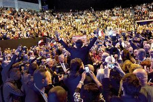 A Toulon, Fillon fait à nouveau le plein. Au milieu de 5 000 partisans venus l’applaudir au Zénith, le 31 mars 2017. 