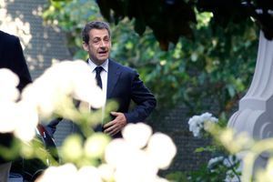 Lundi 8 juillet, dans la matinée, Nicolas Sarkozy s’est rendu à l’hôtel Marcel Dassault, un espace de réception, rond-point des Champs-Elysées. 17 heures : à son arrivé
