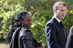 Sibeth Ndiaye aux côtés d'Emmanuel Macron le 4 octobre 2018.
