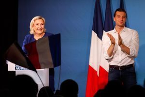 Marine Le Pen et Jordan Bardella mardi soir dans l'Yonne.
