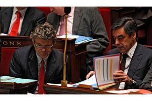  Jean-Louis Borloo et François Fillon sur le banc du gouvzrnement à l'Assemblée.