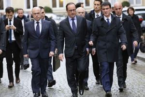 Bernard Cazeneuve, François Hollande et Manuel Valls le 9 janvier dernier.