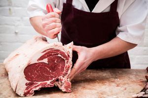 Le rapport préconise de diviser par deux la consommation mondiale de viande rouge. 