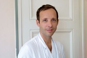 Le Dr Bertrand Lapergue, neurologue vasculaire (unité neuro-vasculaire de l’hôpital Foch, Suresnes)