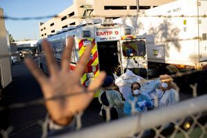 Evacuation des corps des personnes décédées du nouveau coronavirus à El Paso, au Texas, en novembre 2020. 