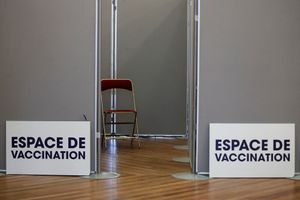 Faute de doses de vaccin, des rendez-vous sont reportés à Paris.