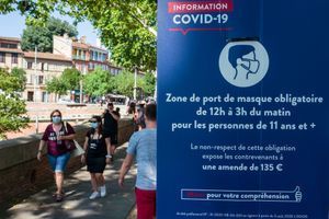 Pancarte de réglementation pour endiguer le covid-19 à Toulouse.