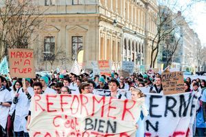 Manifestation des internes à Lyon samedi 7 mars.