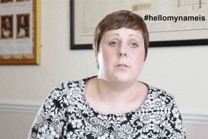 Capture écran de la vidéo où Kate Granger, médecin en phase terminale d'un cancer, explique pourquoi elle a lancé sa campagne #hellomynameis sur Twitter.