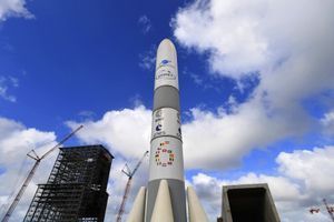 Un modèle d'Ariane 6.