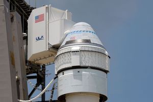 La capsule Starliner au sommet du lanceur Atlas V.