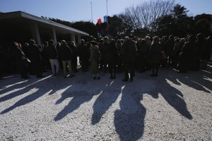 Les équipes de l'ambassade française au Japon ont observé un moment de recueillement. 