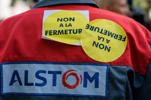Les manifestants protestent contre la fermeture du site d'Alstom, à Belfort.