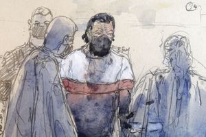 Illustration du deuxième jour du procès. Salah Abdeslam dessiné au centre. 