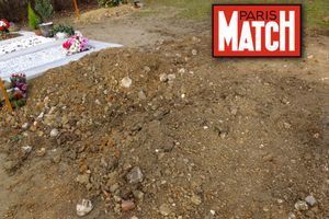 La tombe présumé de Chérif Kouachi, à droite. Un document Paris Match.