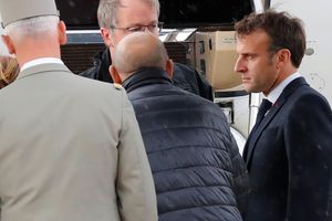 Emmanuel Macron a accueilli les ex-otages de retour en France