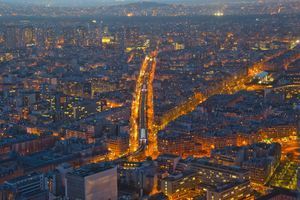 Selon une étude, Paris et les Hauts-de-Seine, départements les plus aisés du pays, continuent à "s'embourgeoiser".