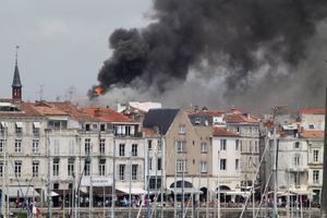 Fin de l'incendie de l'hôtel de ville de La Rochelle