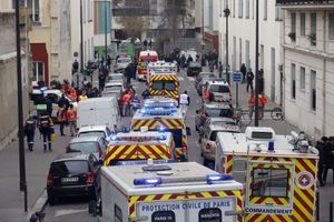 Sur les lieux de l'attaque contre "Charlie Hebdo", mercredi 7 janvier. Frédéric Boisseau a été le premier abattu par les terroristes.