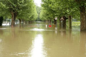 Grez-sur-Loing (Seine-et-Marne) sous les eaux (image d'illustration). 