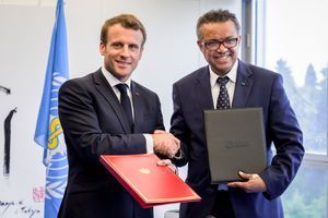 Emmanuel Macron et le directeur de l'OMS Tedros Adhanom Ghebreyesus. 