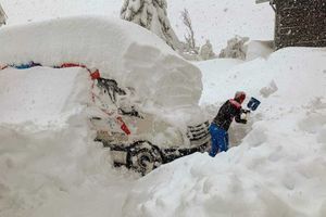 La neige tombe pendant que les Français rêvent de ski
