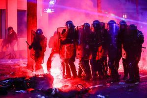 Manifestations contre la loi sécurité globale : scènes de vandalisme à Paris