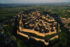 La Cité de Carcassonne, haut lieu du tourisme en Languedoc-Roussillon.