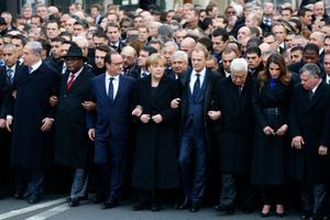 Les chefs d'Etat défilent à Paris 