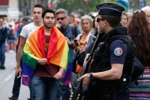 Paris: Une gay pride au goût d'Orlando
