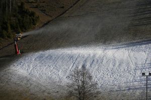 Vendredi encore, la station Les Gets, dans les Alpes, utilisait de la neige artificielle. Ce ne devrait plus être la peine à partir de ce week-end. 