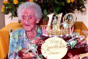 Jeanne Calment le 21 février 1994, pour son 110e anniversaire.